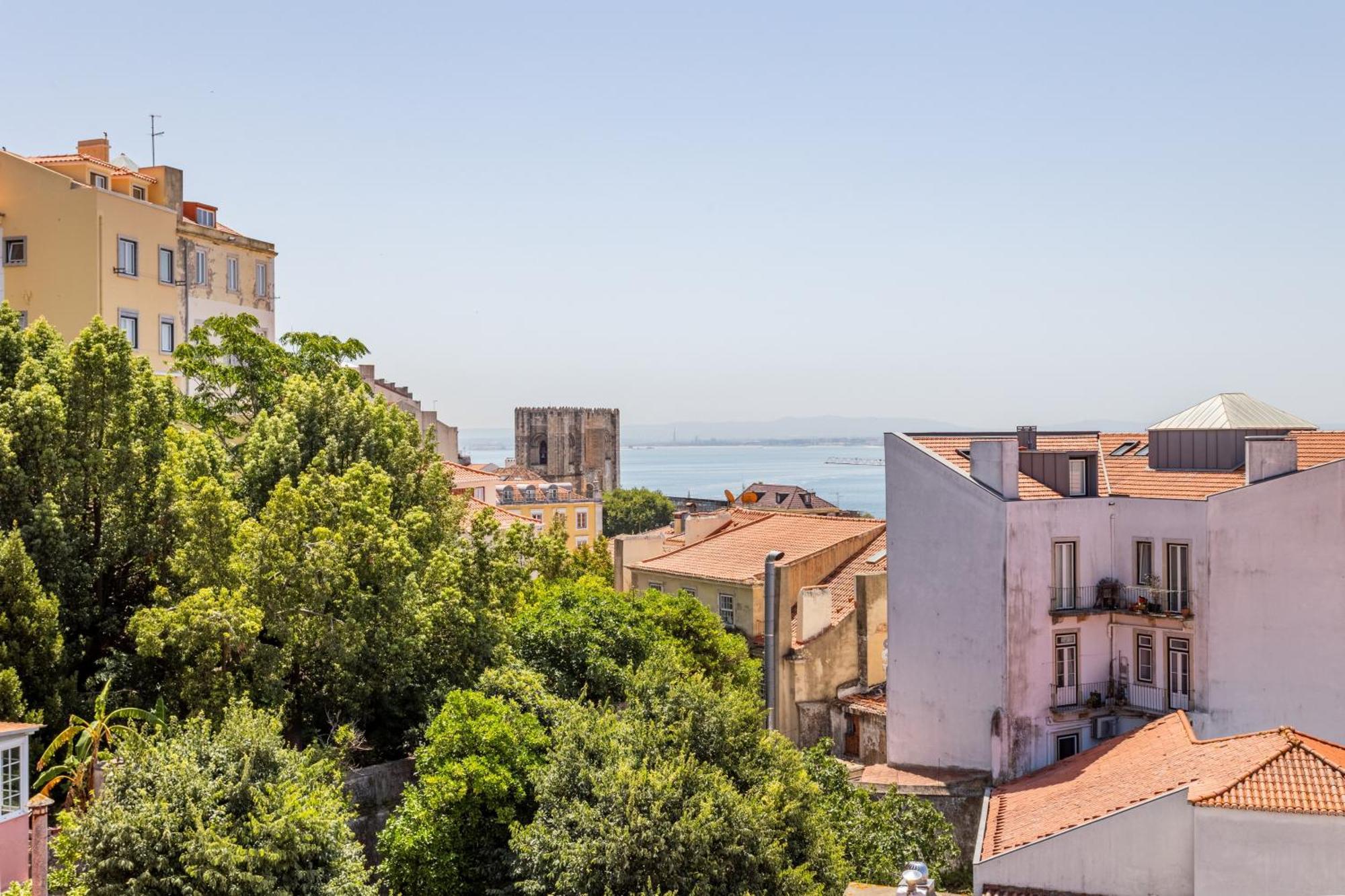 Gralhas Suites Lisbon Exterior photo